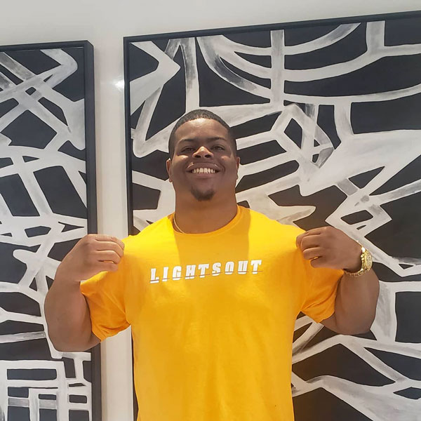 Darnell Smith wearing 💡❌